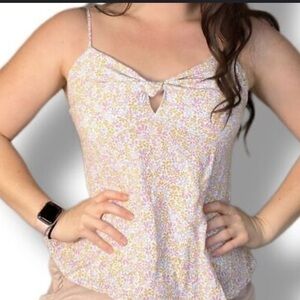 🟢Nwt hippe rose floral tank top